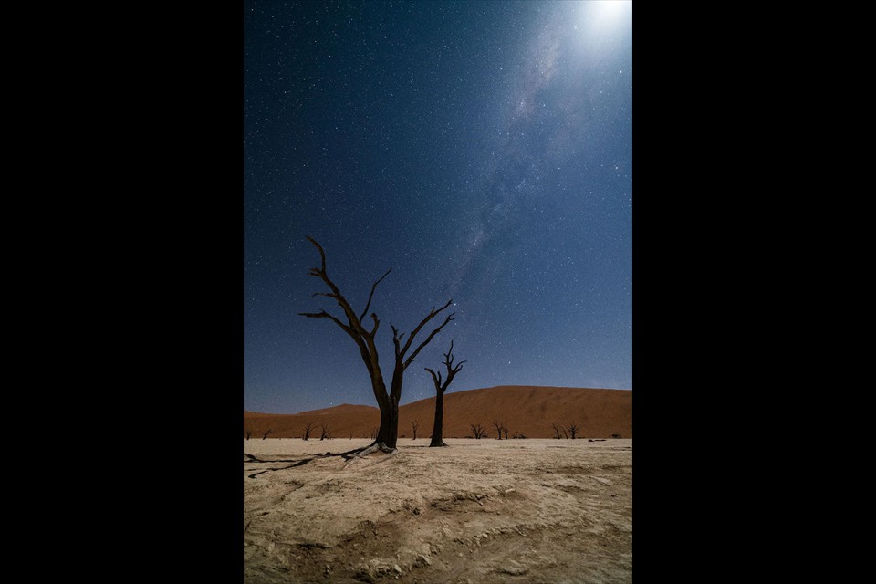 Sossusvlei Deadvlei, Namibia by Ken Carroll